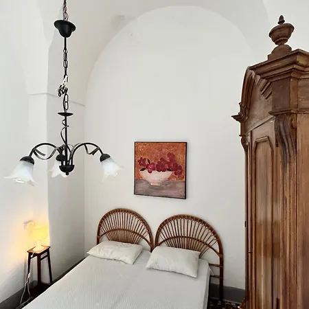 Palazzo Storico Nel Centro Di *