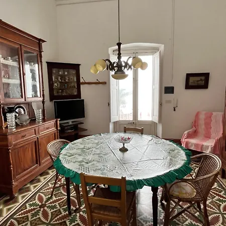 Palazzo Storico Nel Centro Di Gallipoli